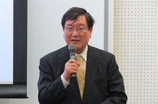 President Moriwaki giving a closing remark