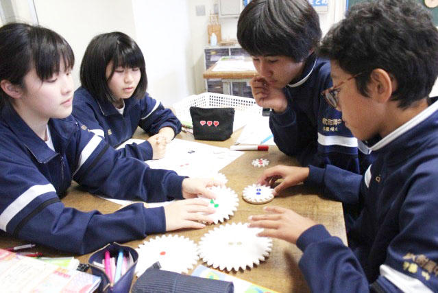岐阜大学教育学部附属小・中学校で中間研究発表会を開催しました