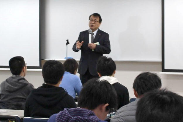 開会挨拶を行う原英彰岐阜薬科大学副学長