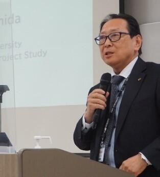 吉田学長による開会挨拶