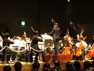 Performance by Gifu University student orchestra 