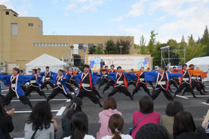 岐阜大学よさこいサークルの踊りの様子