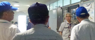 見学の様子（ナブテスコ（株））