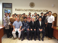 ガジャマダ大学農学部長及び学科長との交流