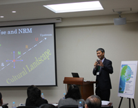 シンポジウムで講演するカセサート大学ジンタナ准教授