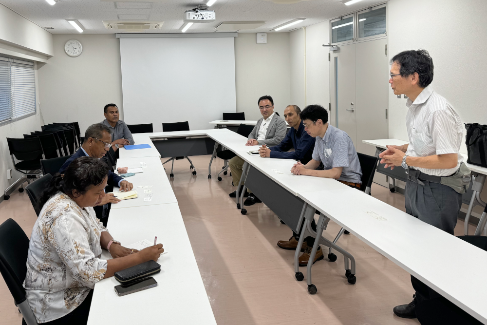 イリディオ大使と東ティモールからの留学生、工学部教員との交流