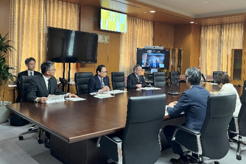 あべ大臣との意見交換の様子