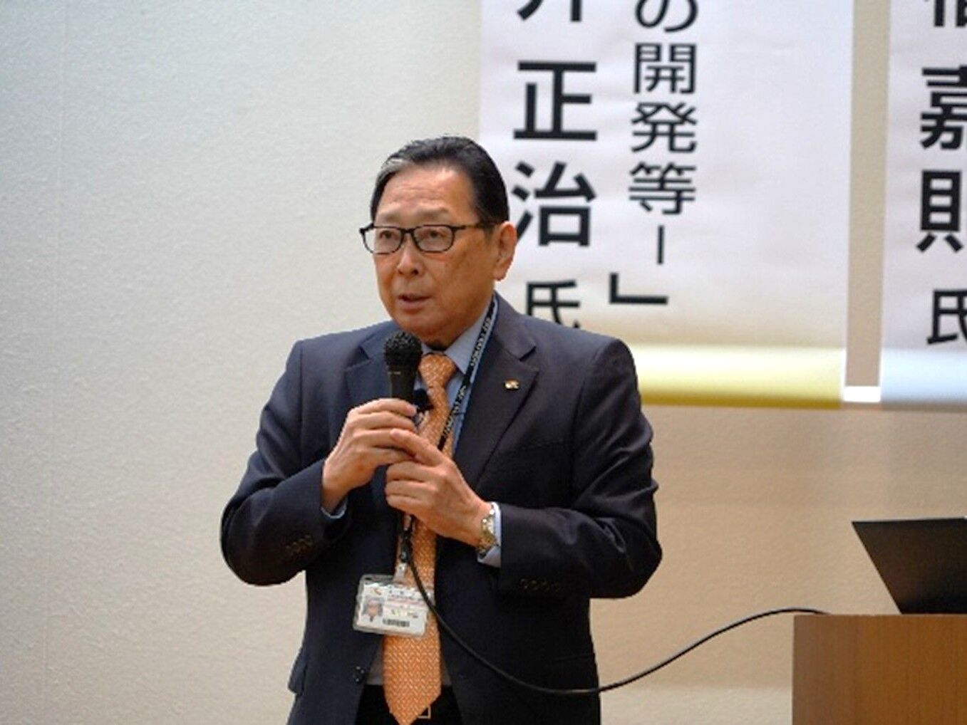 開会挨拶（吉田学長）