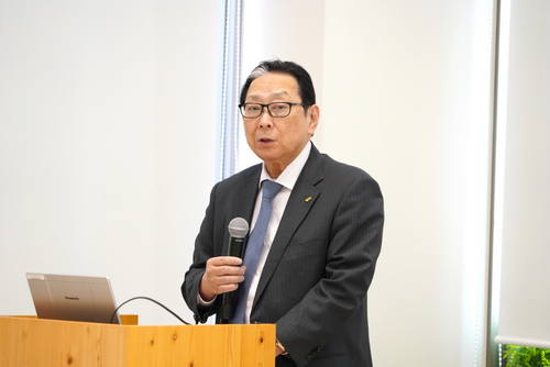開会挨拶（吉田学長）
