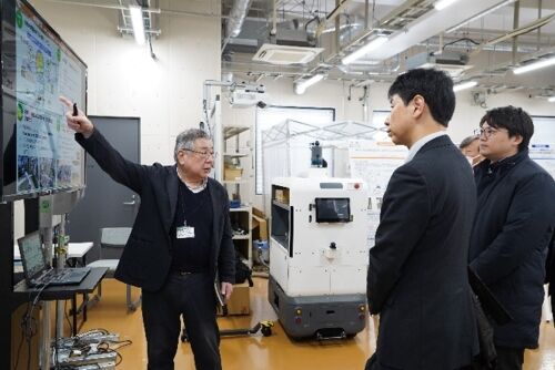 航空宇宙生産技術開発センター視察